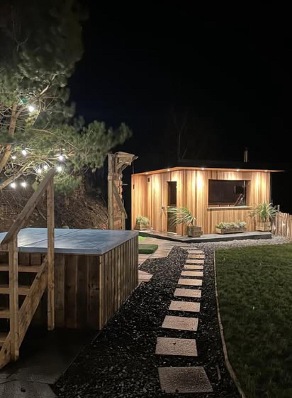 Rostrevor Mountain Lodge - Glamping Pods - Revive Sauna & Hot Tubs Экстерьер фото